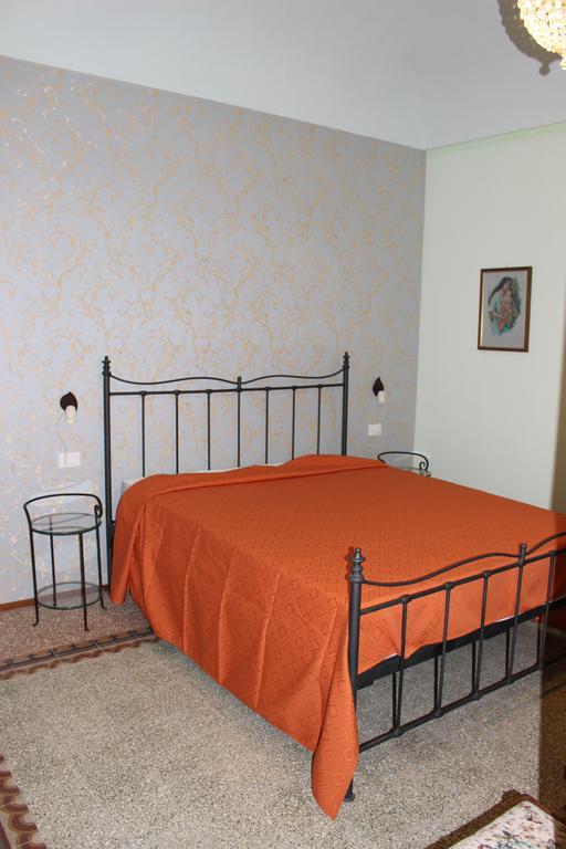 אימולה Locanda Donna Laura חדר תמונה
