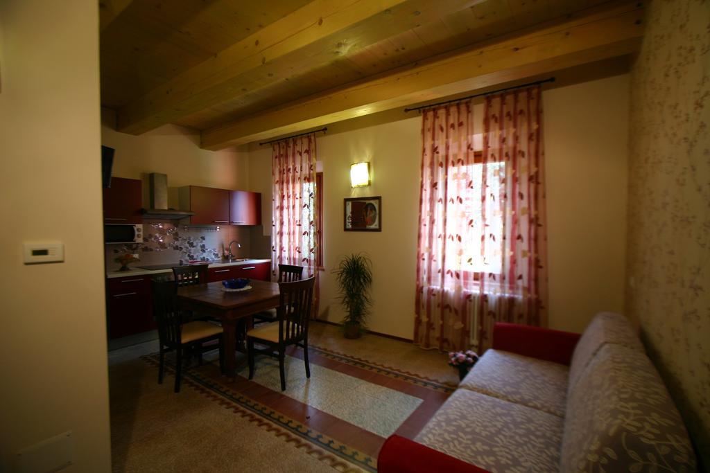 אימולה Locanda Donna Laura חדר תמונה